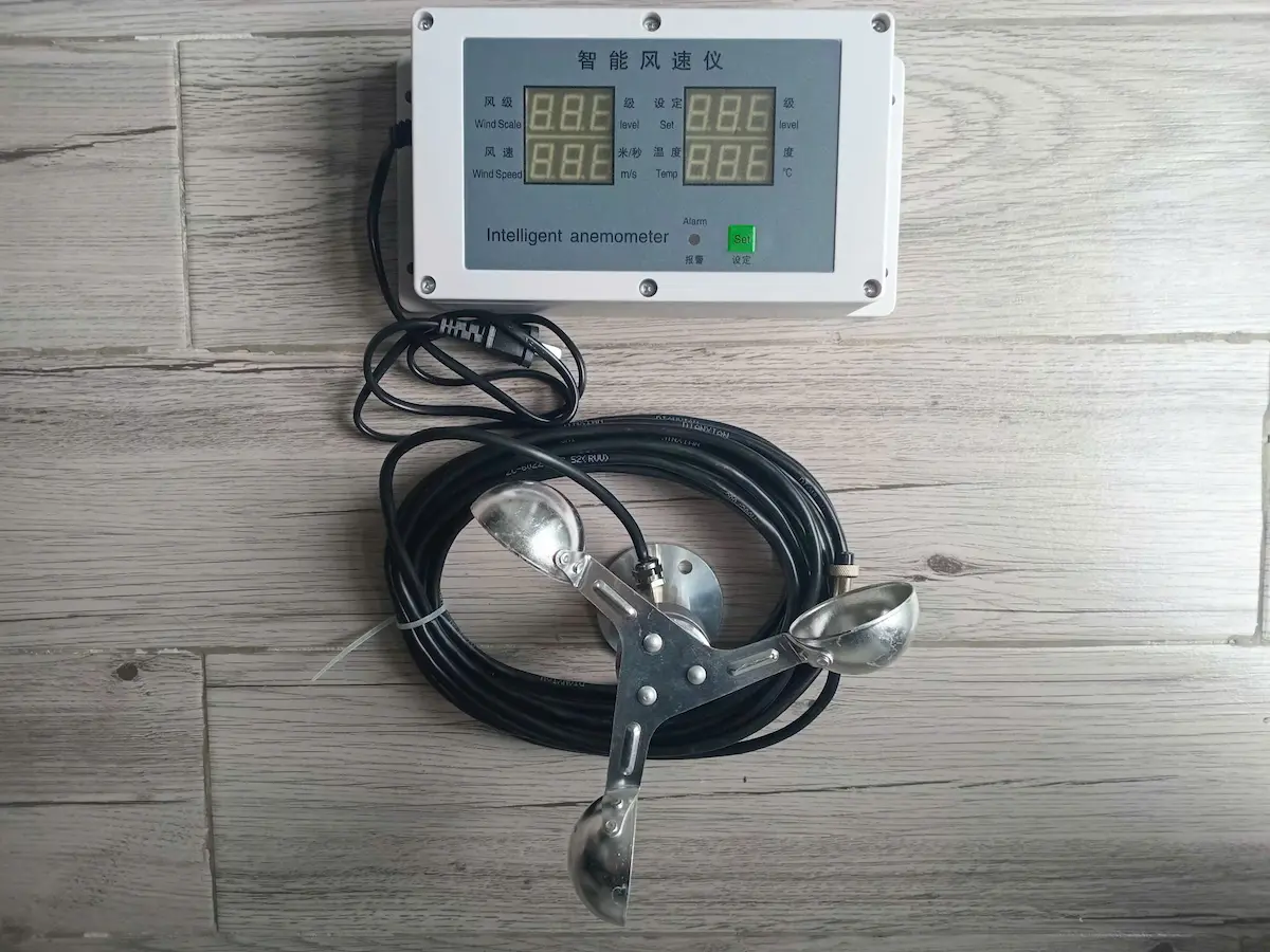 Báo gió 1 220V dùng cho cẩu tháp