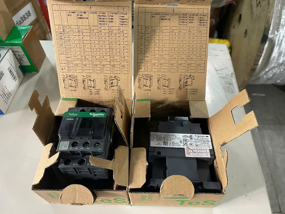 Khởi động từ Schneider LC1D12E7 12A 48V